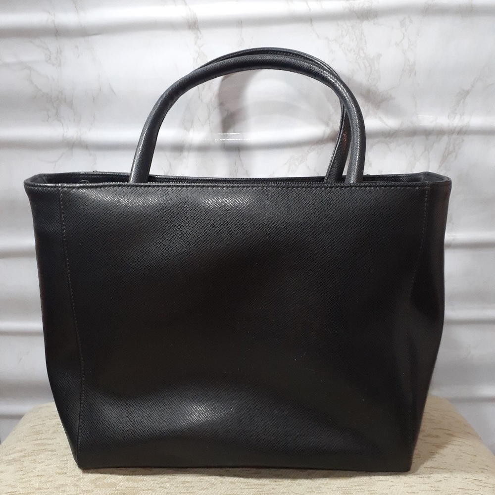 Black Adjustable Handbag